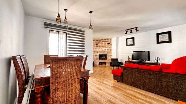 3 makuuhuone Huvila vuokrattavana paikassa Urbanización Santa Rosa, Torrox mukana uima-altaan 
autotalli - 1 500 € (Ref: 9374994)