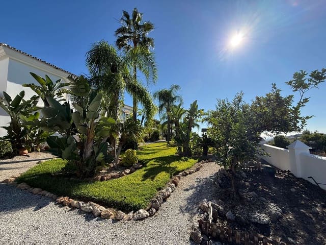 2 bedroom Apartment for rent in Frigiliana with pool garage - € 1,000 (Ref: 9400445)