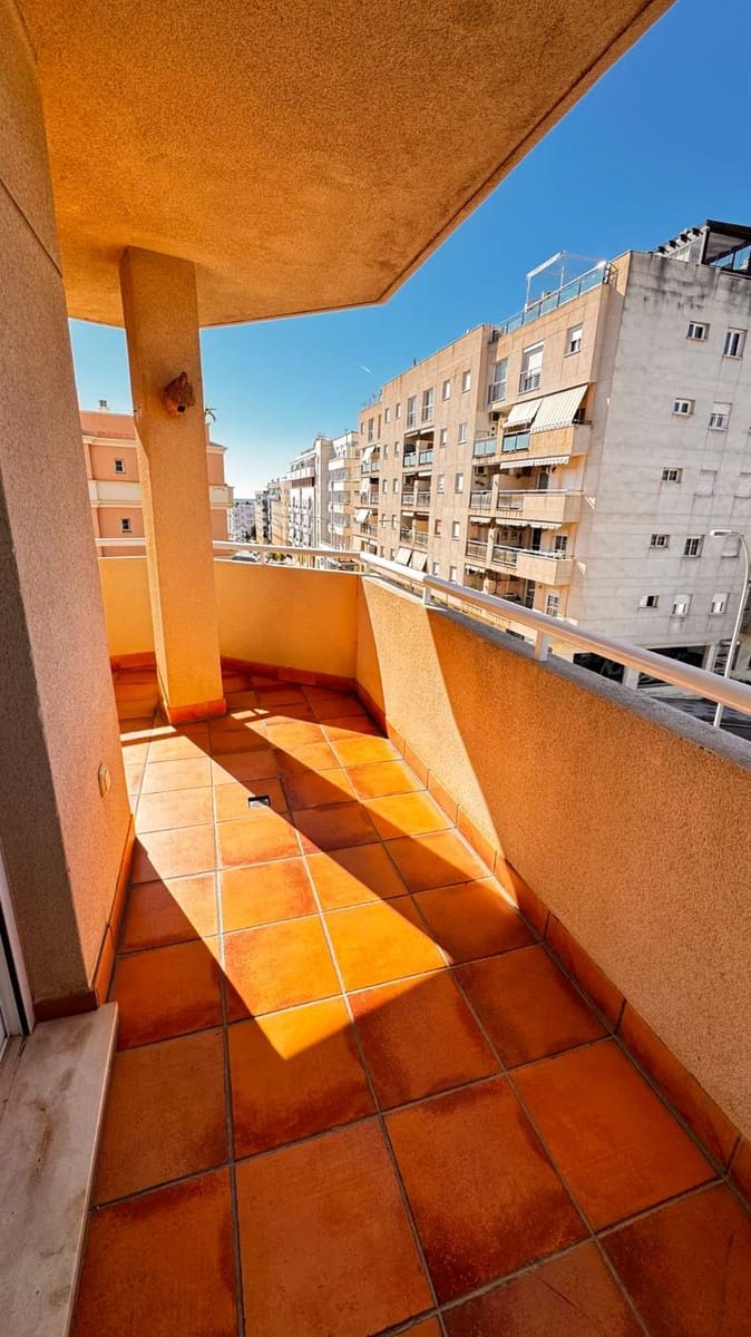 3 slaapkamer Flat te koop in Nerja met garage - € 489.000 (Ref: 9406277)