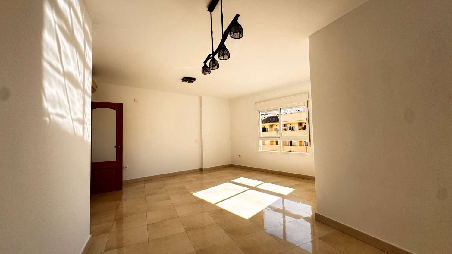 3 slaapkamer Flat te koop in Nerja met garage - € 489.000 (Ref: 9406277)
