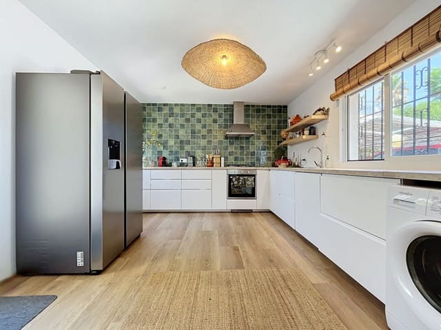 3 soveværelse Villa til salg i La Nucia Pueblo  , La Nucia med swimmingpool garage - € 575.000 (Ref: 10021459)