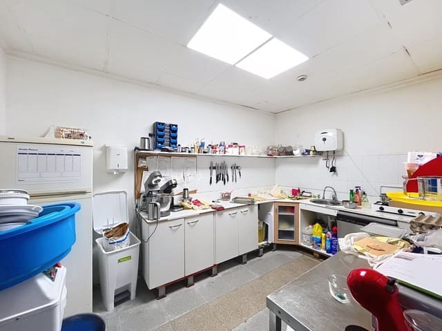 Commercieel te koop in Altea met garage - € 275.000 (Ref: 10034284)