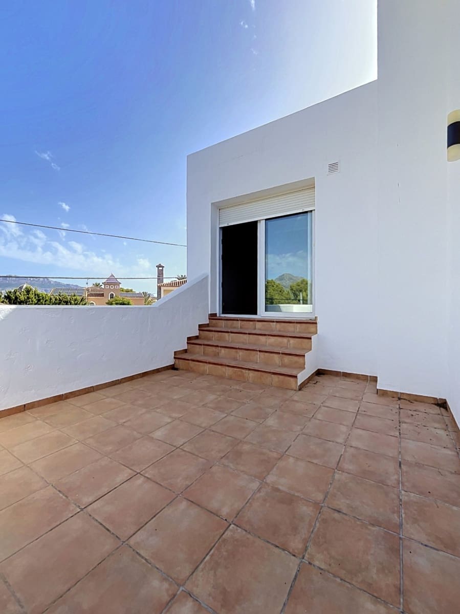 Chalet de 4 habitaciones en Albir en venta con piscina garaje - 650.000 € (Ref: 10034285)