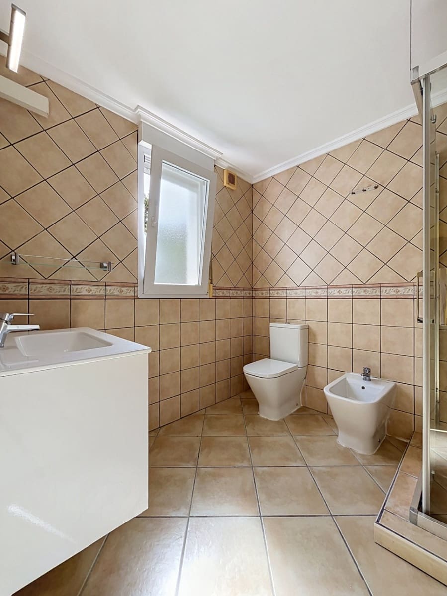 Chalet de 4 habitaciones en Albir en venta con piscina garaje - 650.000 € (Ref: 10034285)