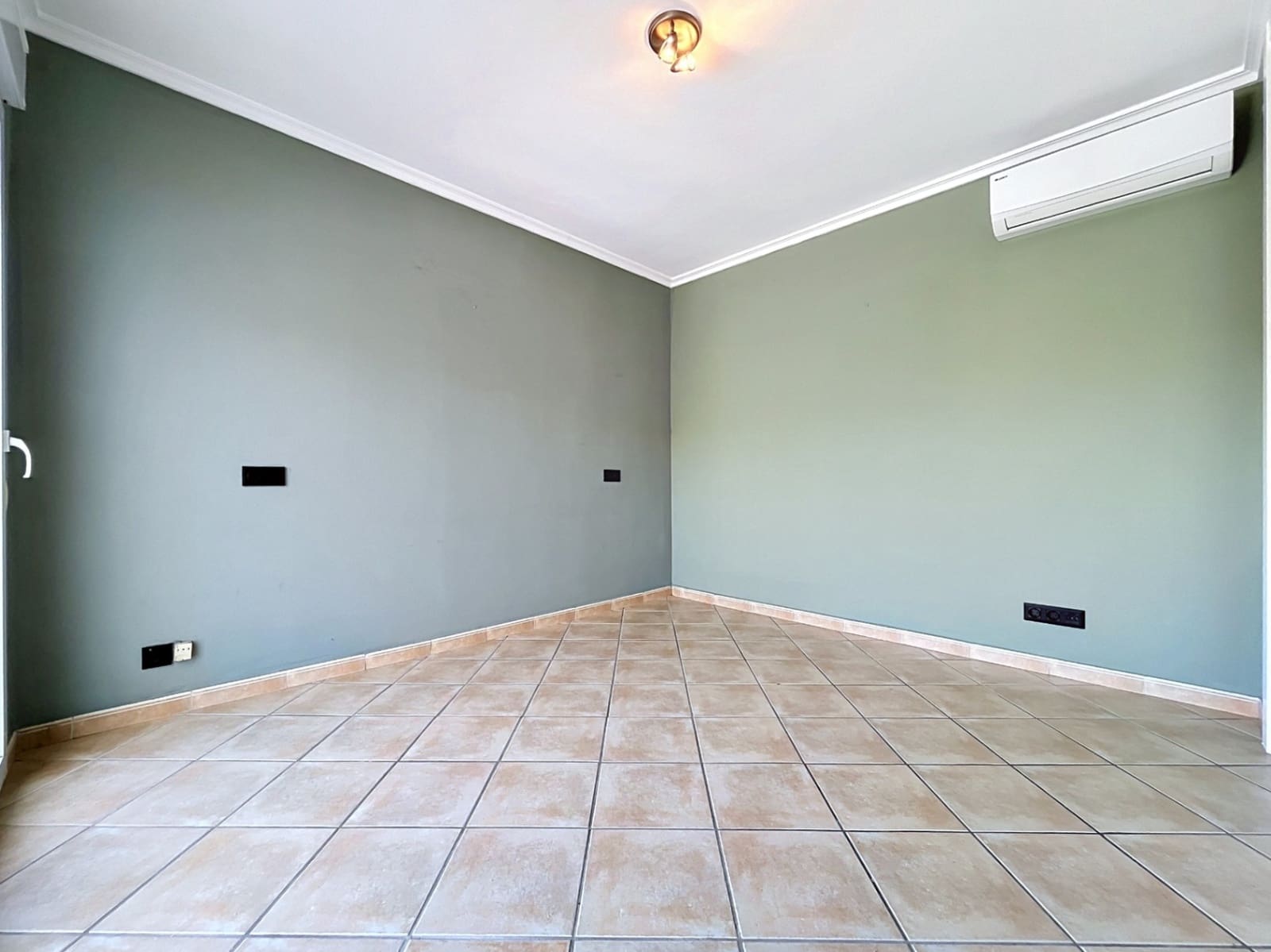 Chalet de 4 habitaciones en Albir en venta con piscina garaje - 650.000 € (Ref: 10034285)