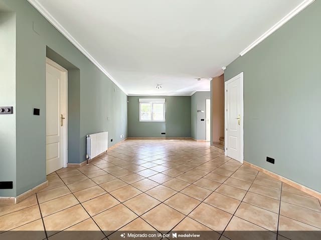 Chalet de 4 habitaciones en Albir, Alfaz del Pi / L'Alfàs del Pi en venta con piscina garaje - 650.000 € (Ref: 10034285)