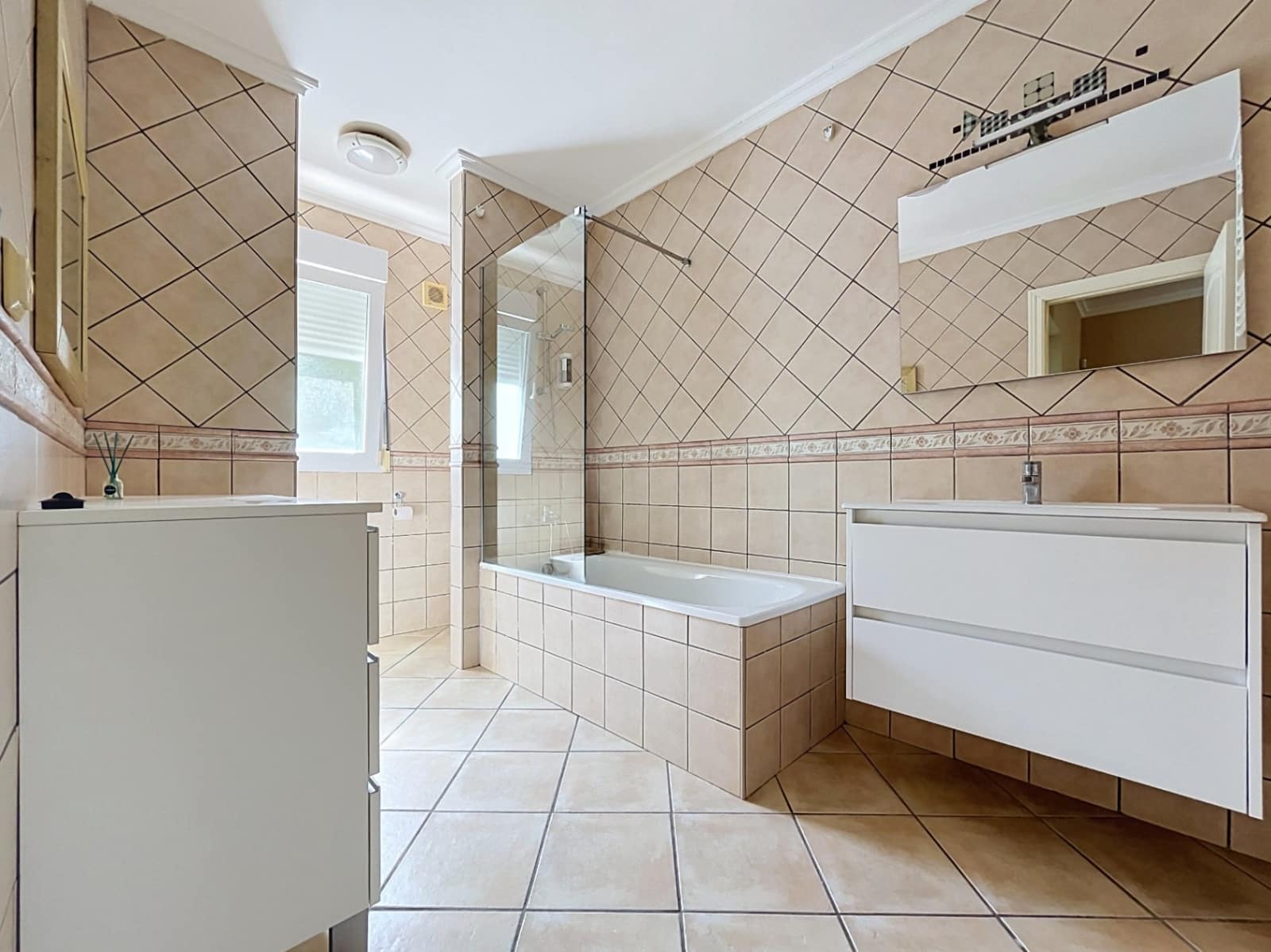 Chalet de 4 habitaciones en Albir en venta con piscina garaje - 650.000 € (Ref: 10034285)