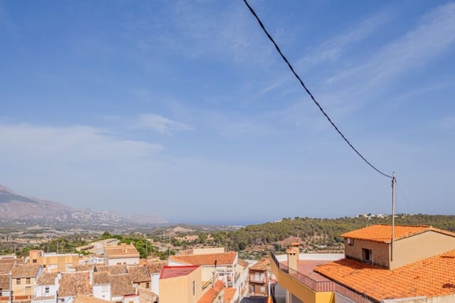 4 bedroom Apartment for sale in La Nucia Pueblo  , La Nucia - € 245,000 (Ref: 10034605)
