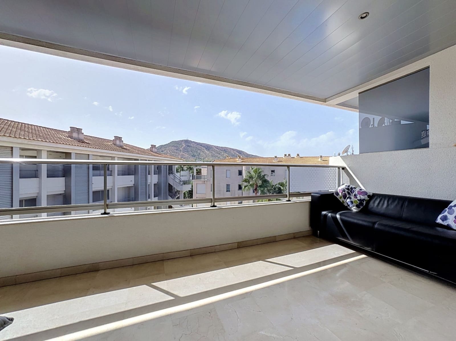 2 Zimmer Apartment zu verkaufen in Albir mit Pool Garage - 385.000 € (Ref: 10034606)