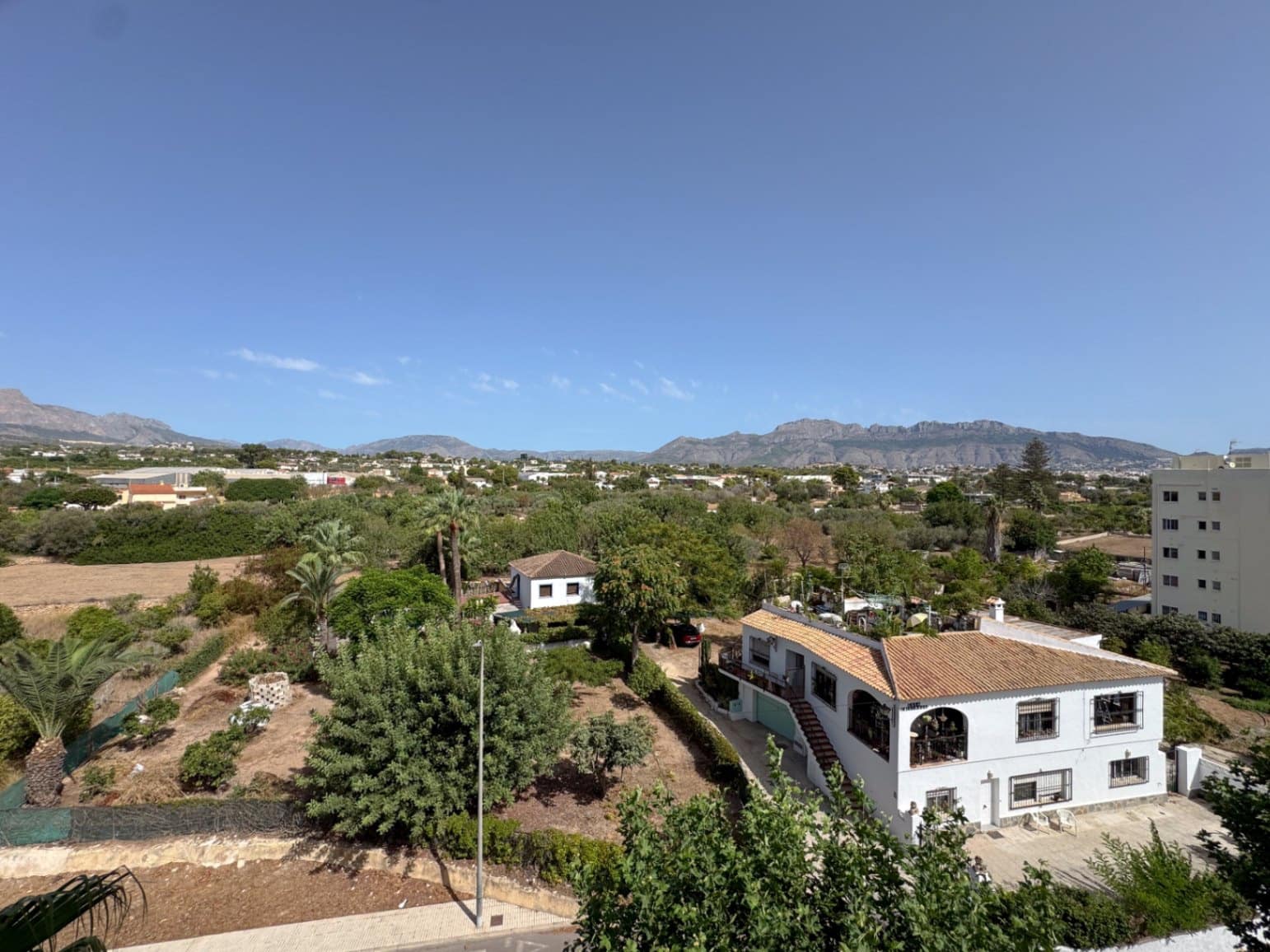 2 Zimmer Apartment zu verkaufen in Albir mit Pool Garage - 385.000 € (Ref: 10034606)