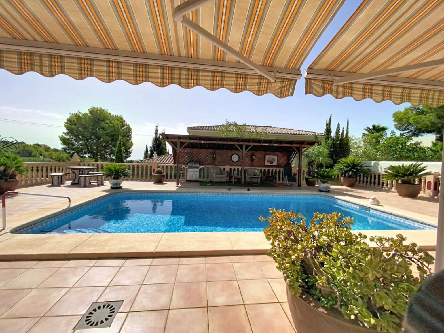 3 soverom Villa til salgs i Altea med svømmebasseng garasje - € 690 000 (Ref: 10039003)