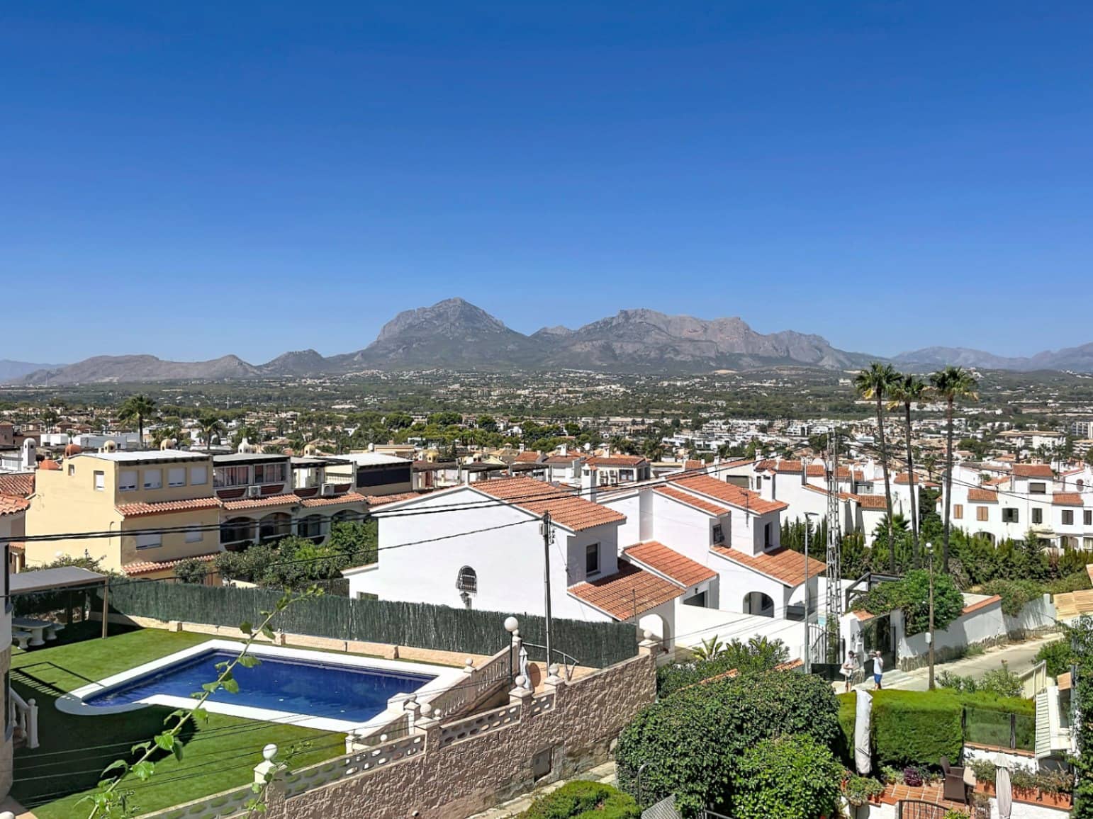 2 bedroom Bungalow for sale in Albir with pool garage - € 370,000 (Ref: 10039229)