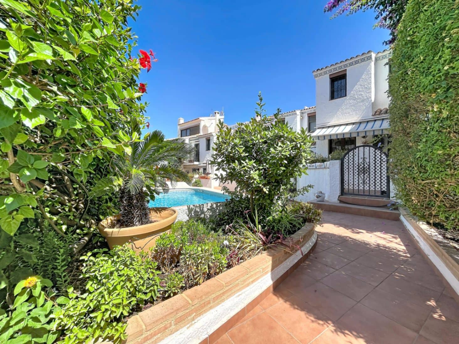 2 bedroom Bungalow for sale in Albir with pool garage - € 370,000 (Ref: 10039229)