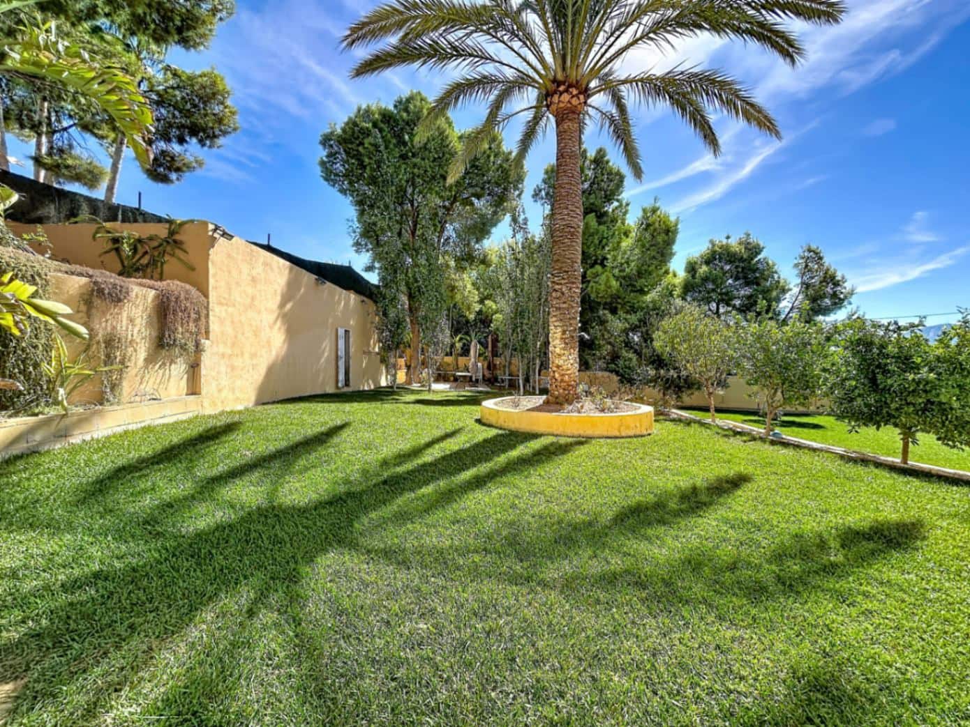 5 slaapkamer Villa te koop in La Nucia met zwembad garage - € 1.950.000 (Ref: 10081759)