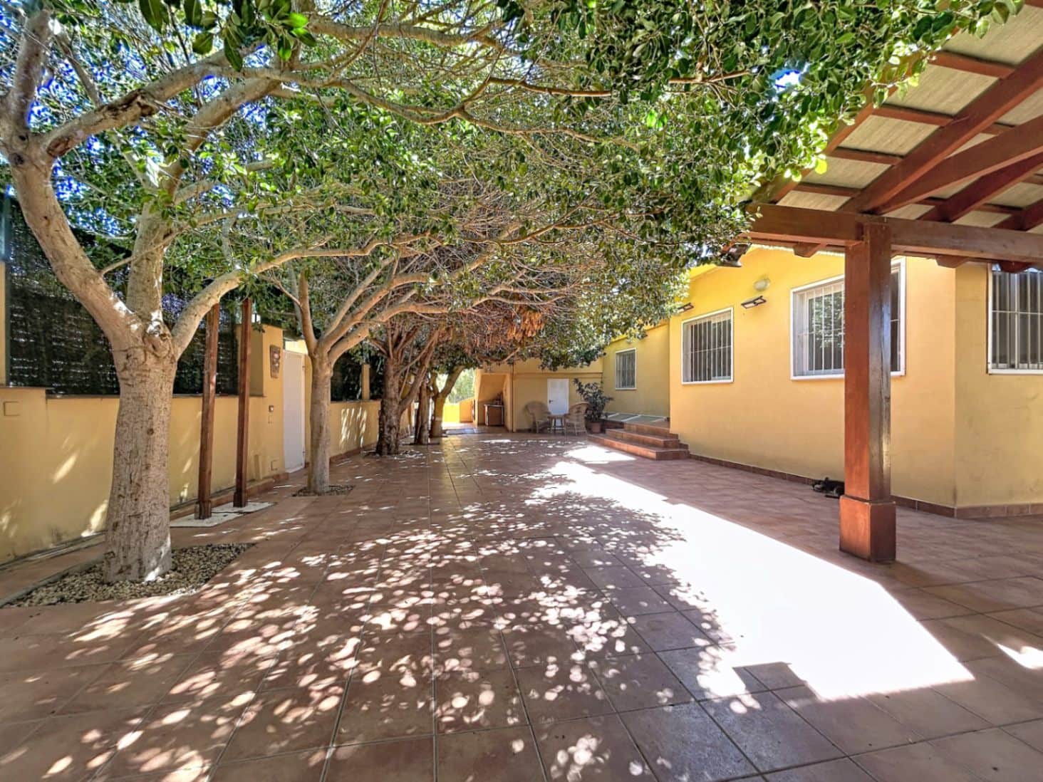 5 slaapkamer Villa te koop in La Nucia met zwembad garage - € 1.950.000 (Ref: 10081759)