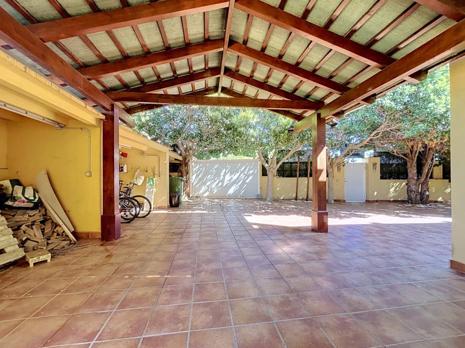 5 slaapkamer Villa te koop in La Nucia met zwembad garage - € 1.950.000 (Ref: 10081759)