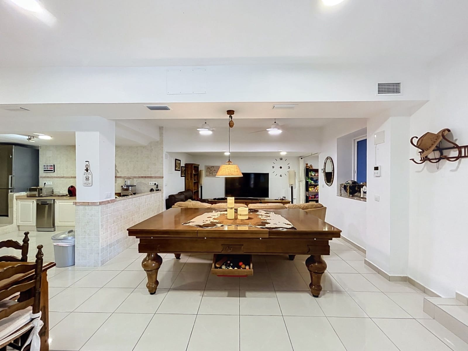 5 slaapkamer Villa te koop in La Nucia met zwembad garage - € 1.950.000 (Ref: 10081759)