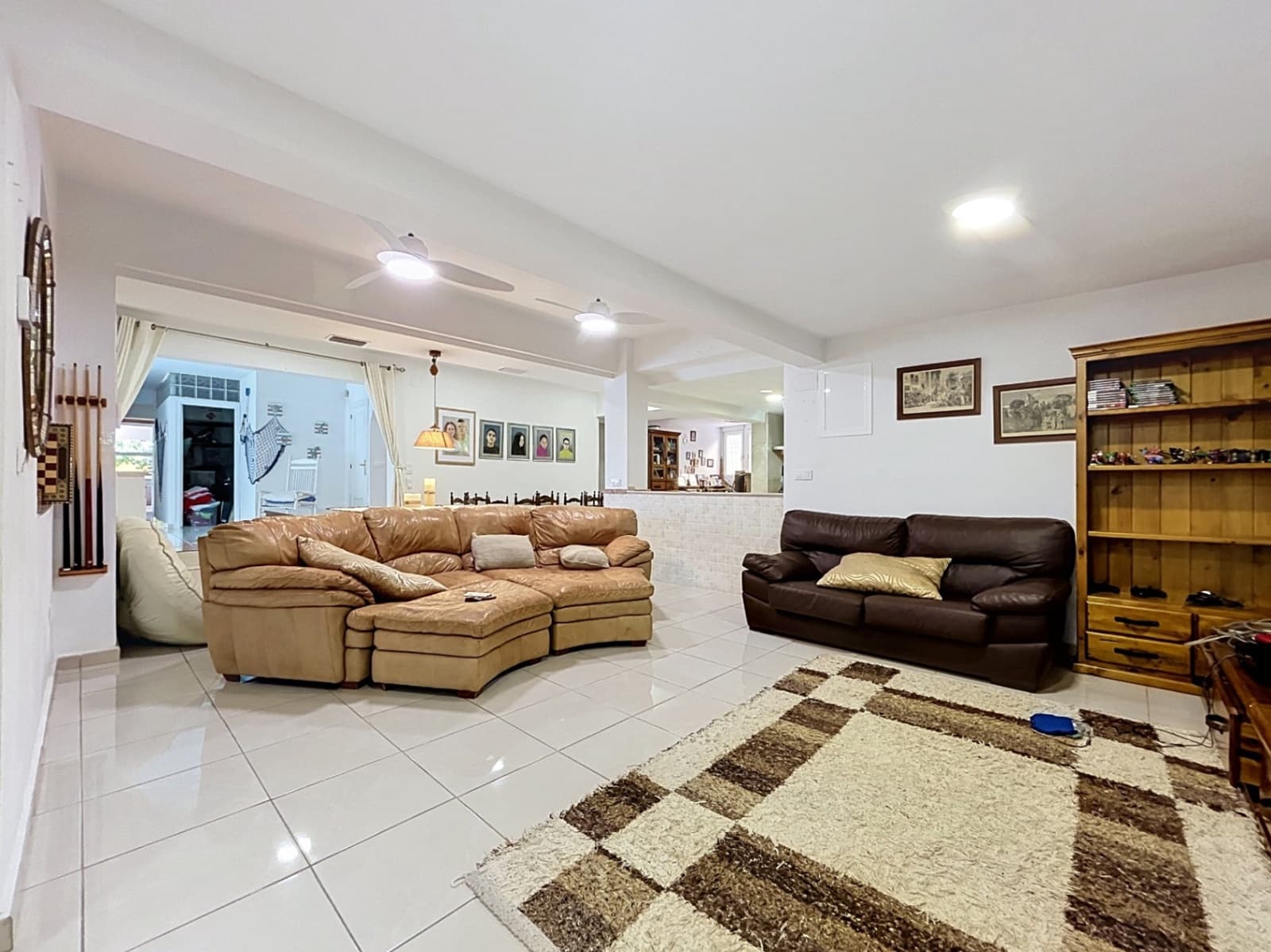 5 slaapkamer Villa te koop in La Nucia met zwembad garage - € 1.950.000 (Ref: 10081759)