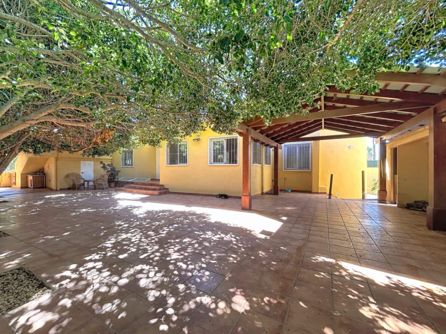 5 slaapkamer Villa te koop in La Nucia met zwembad garage - € 1.950.000 (Ref: 10081759)