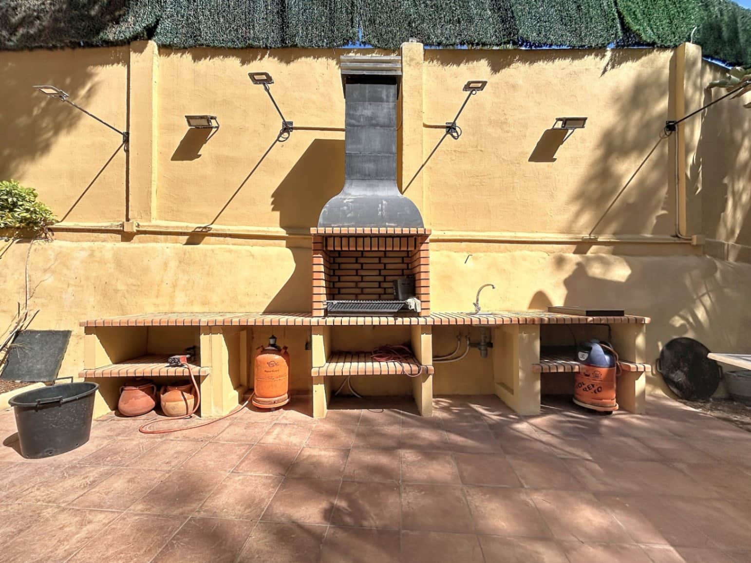 5 slaapkamer Villa te koop in La Nucia met zwembad garage - € 1.950.000 (Ref: 10081759)