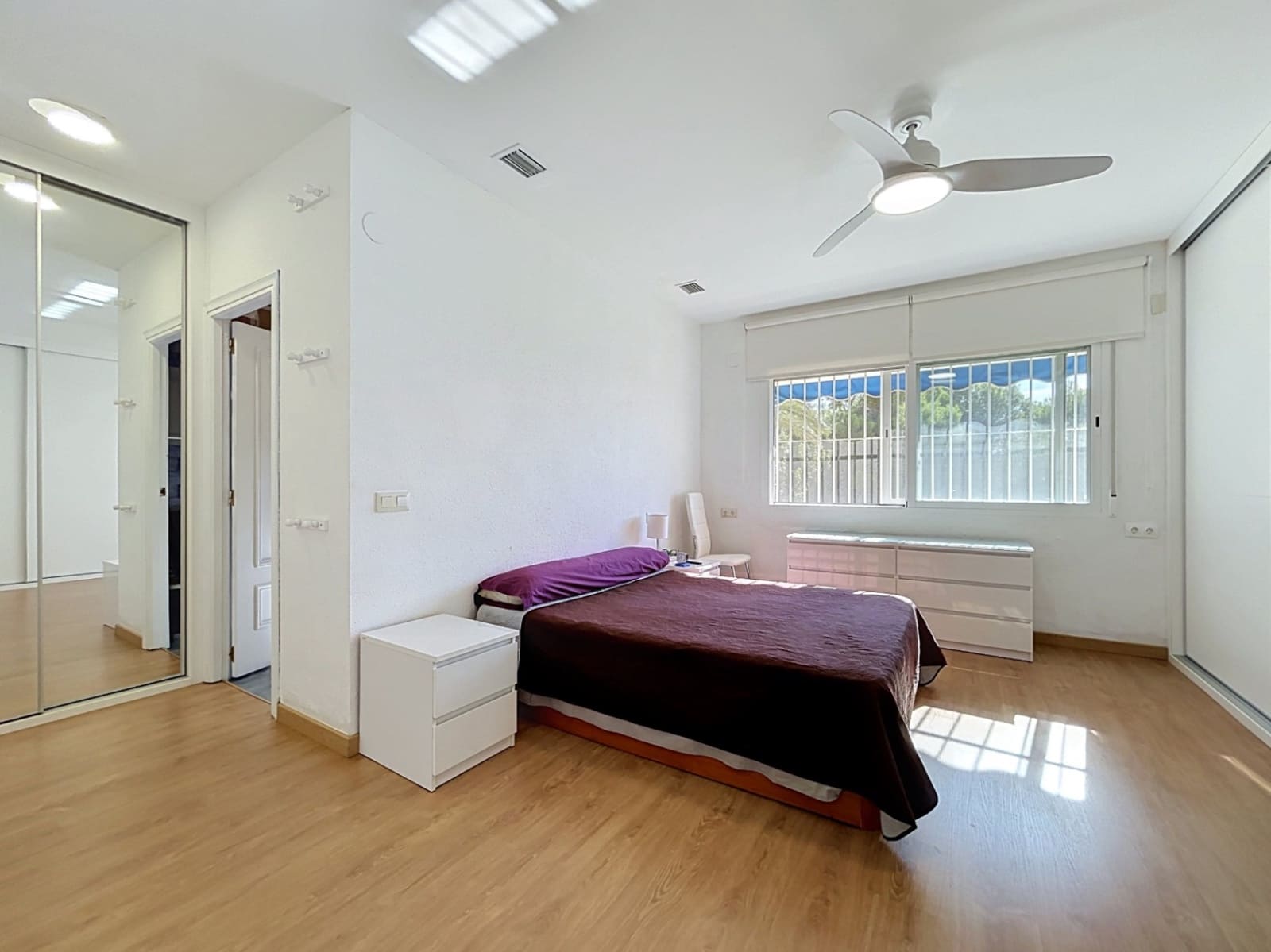 5 slaapkamer Villa te koop in La Nucia met zwembad garage - € 1.950.000 (Ref: 10081759)