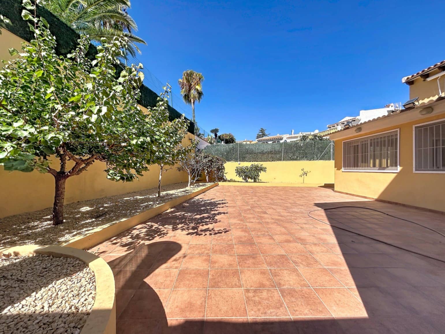 5 slaapkamer Villa te koop in La Nucia met zwembad garage - € 1.950.000 (Ref: 10081759)
