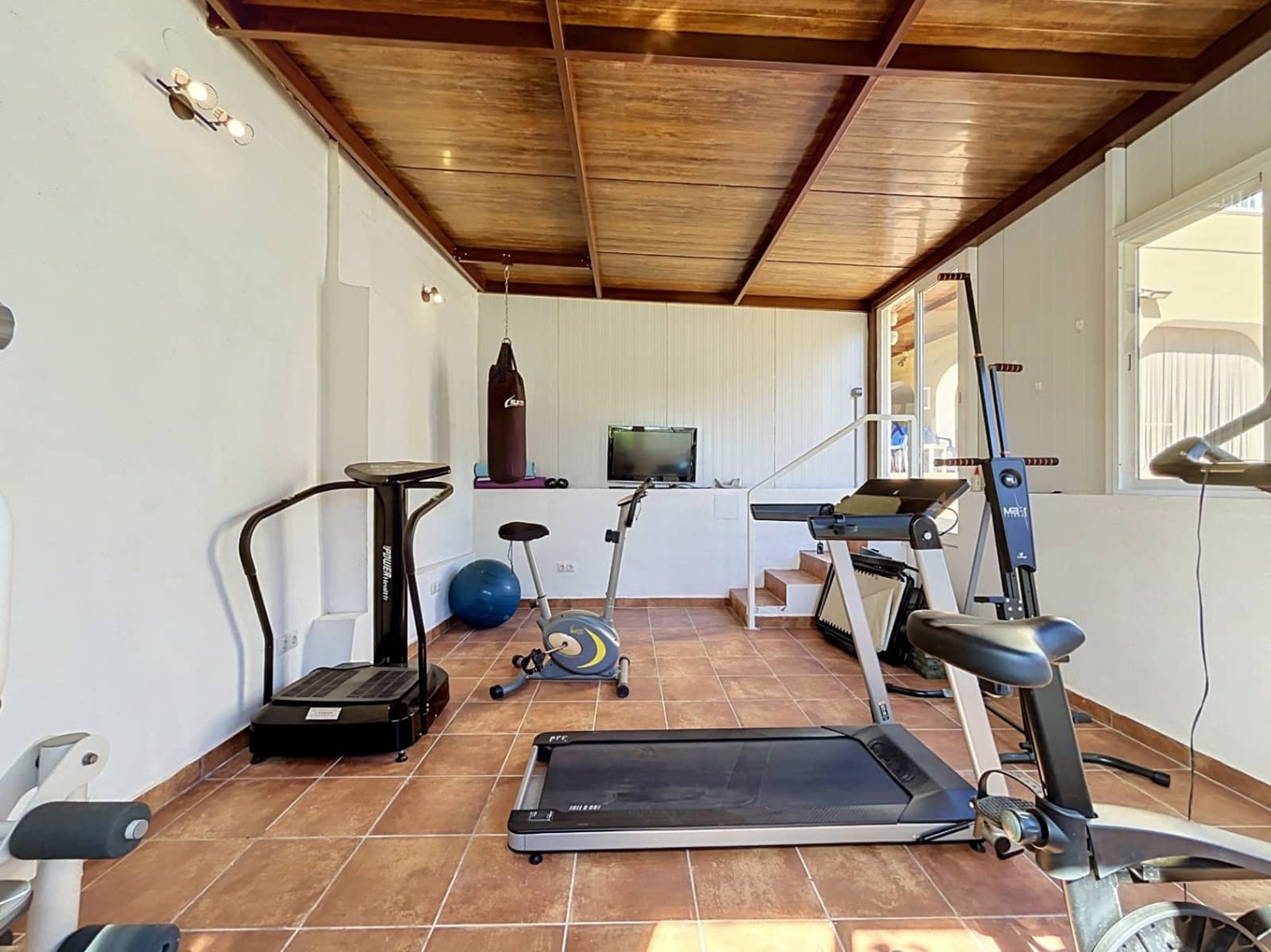 5 slaapkamer Villa te koop in La Nucia met zwembad garage - € 1.950.000 (Ref: 10081759)