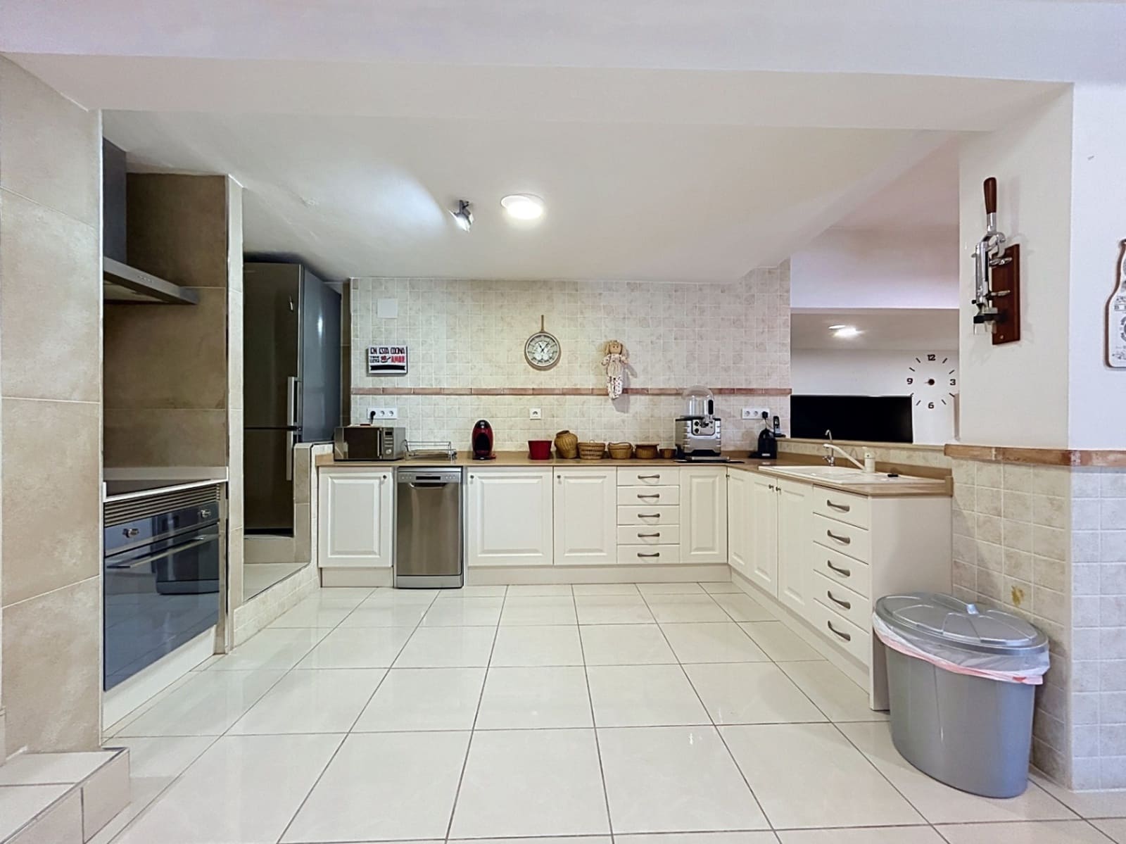 5 slaapkamer Villa te koop in La Nucia met zwembad garage - € 1.950.000 (Ref: 10081759)