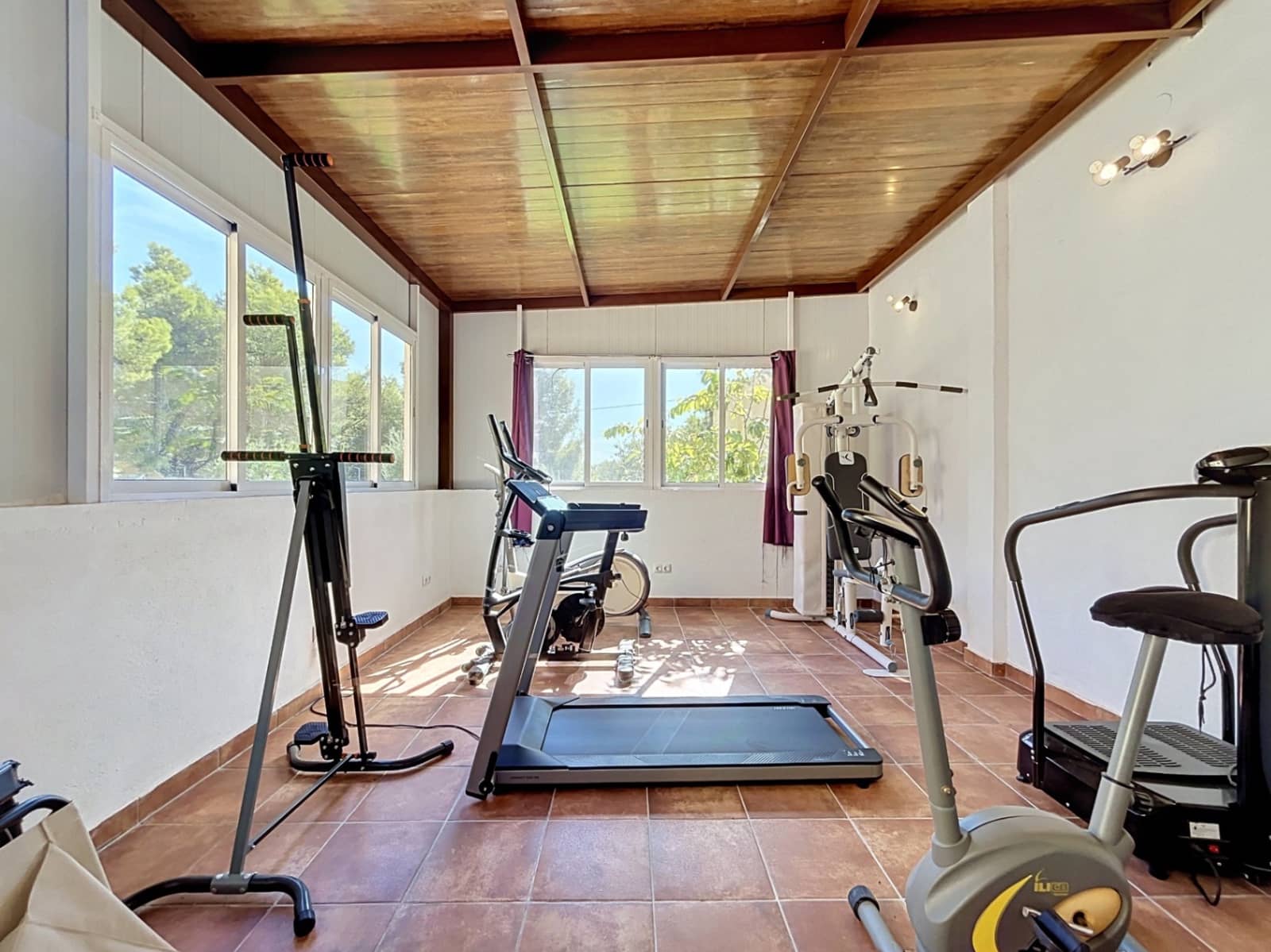 5 slaapkamer Villa te koop in La Nucia met zwembad garage - € 1.950.000 (Ref: 10081759)