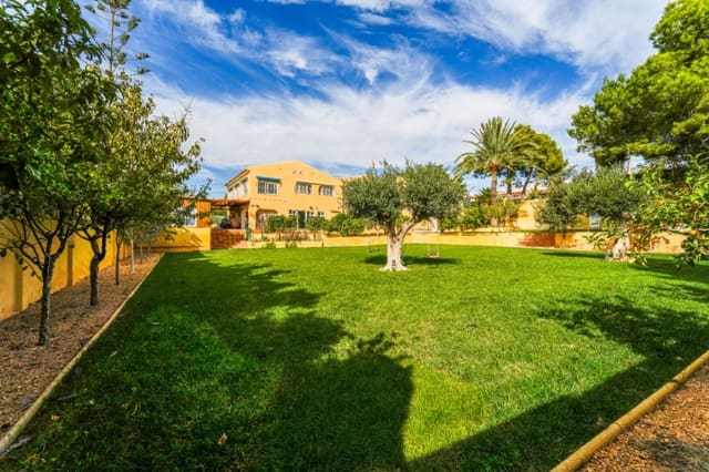 5 soveværelse Villa til salg i La Nucia Pueblo  , La Nucia med swimmingpool garage - € 1.750.000 (Ref: 10081759)
