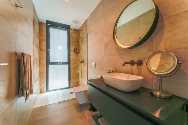 4 quarto Moradia para venda em Albir, Alfaz del Pi / L'Alfàs del Pi com piscina garagem - 1 195 000 € (Ref: 10093675)