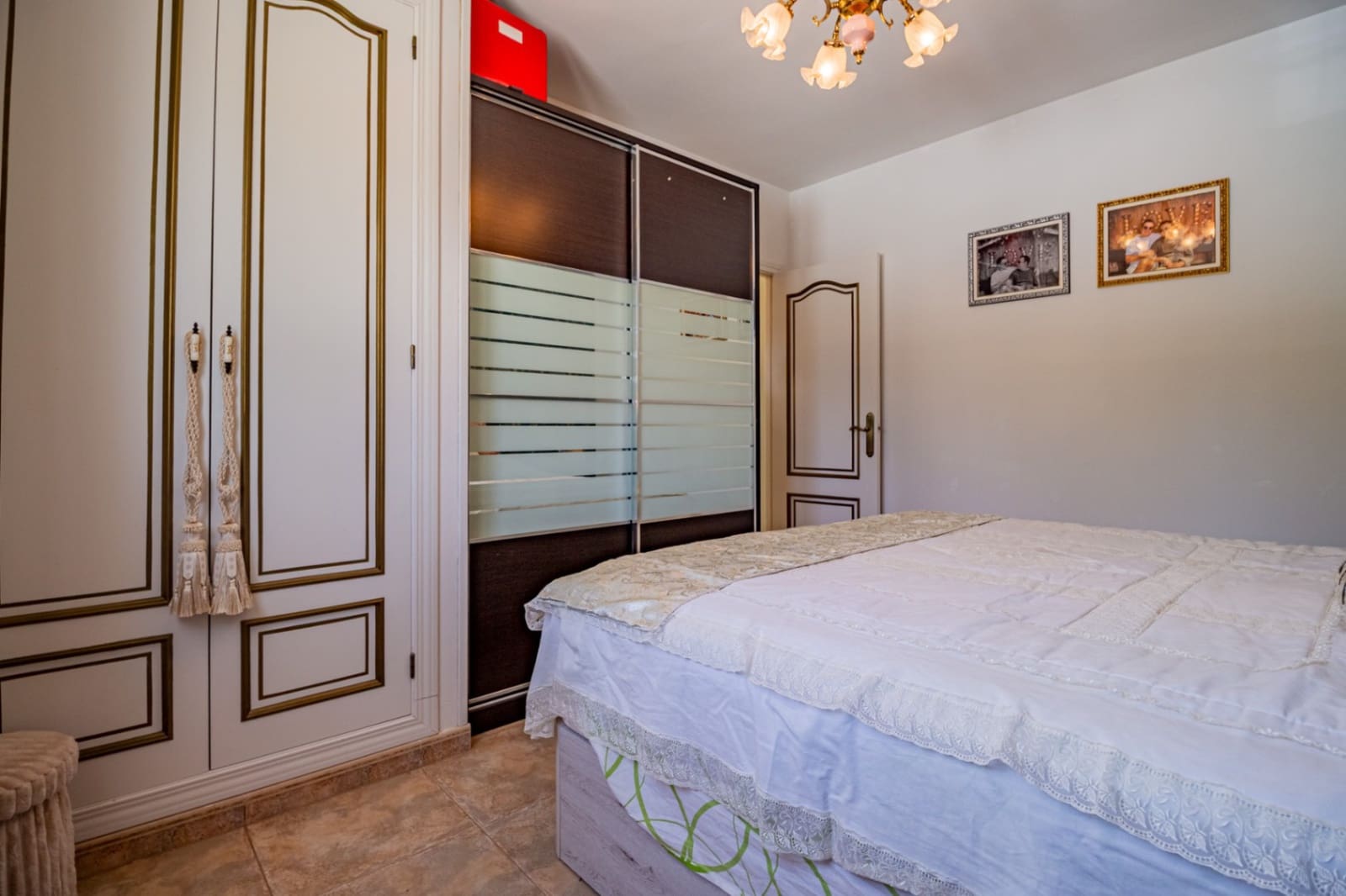 Chalet de 4 habitaciones en La Nucia en venta con garaje - 495.000 € (Ref: 10093808)