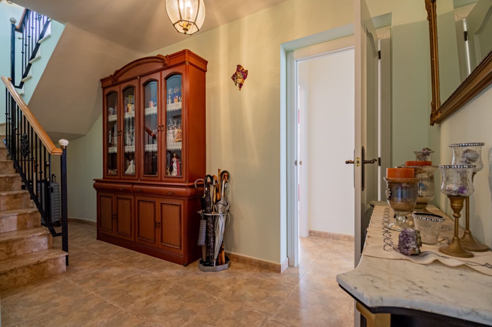 Chalet de 4 habitaciones en La Nucia en venta con garaje - 495.000 € (Ref: 10093808)