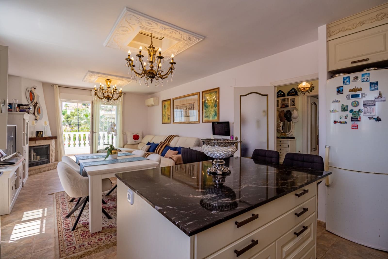 Chalet de 4 habitaciones en La Nucia en venta con garaje - 495.000 € (Ref: 10093808)