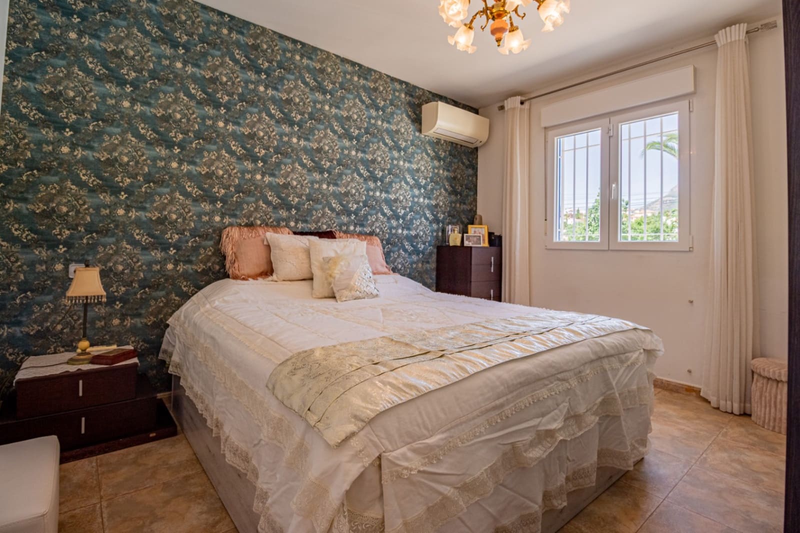 Chalet de 4 habitaciones en La Nucia en venta con garaje - 495.000 € (Ref: 10093808)