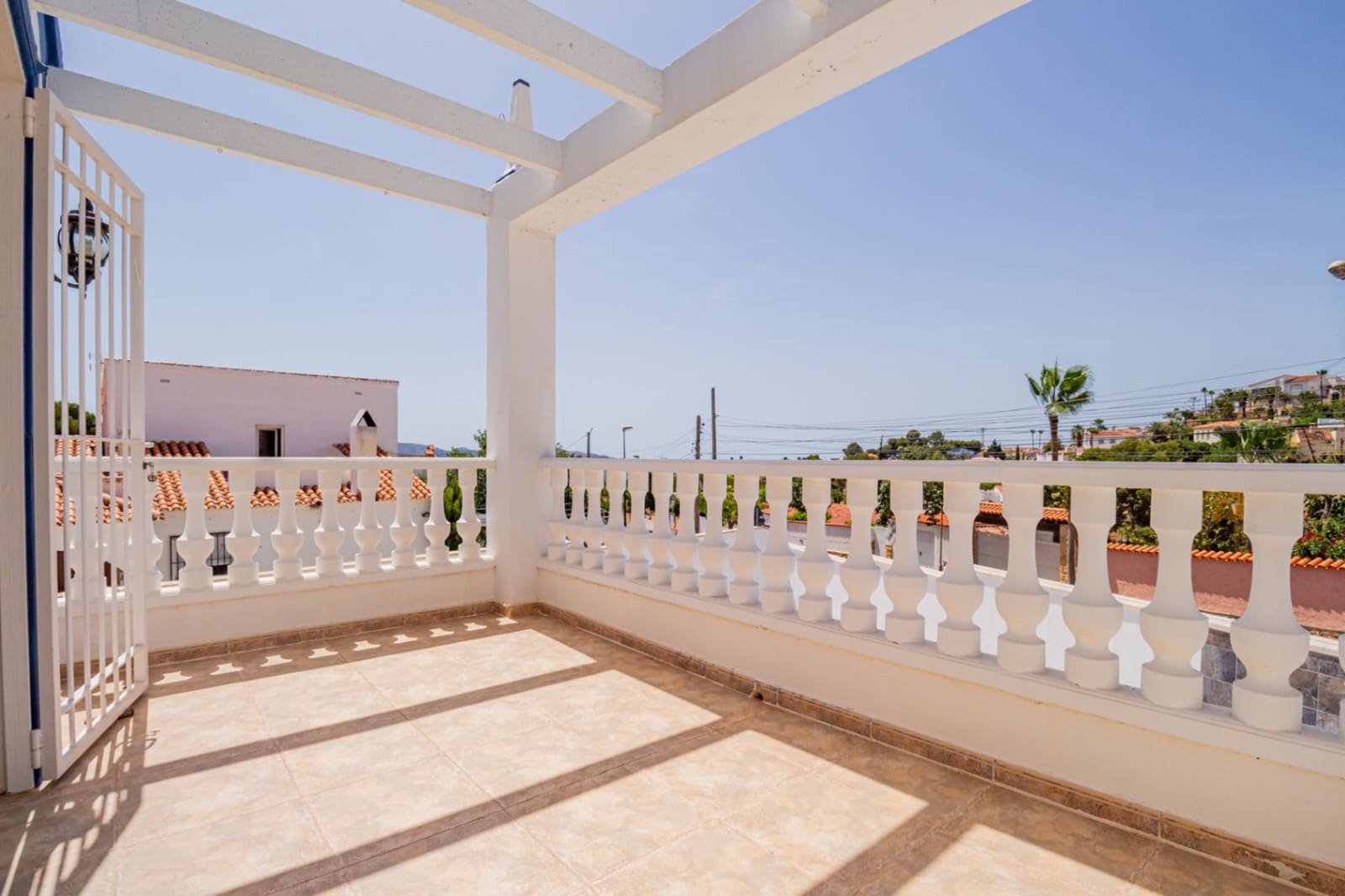 Chalet de 4 habitaciones en La Nucia en venta con garaje - 495.000 € (Ref: 10093808)