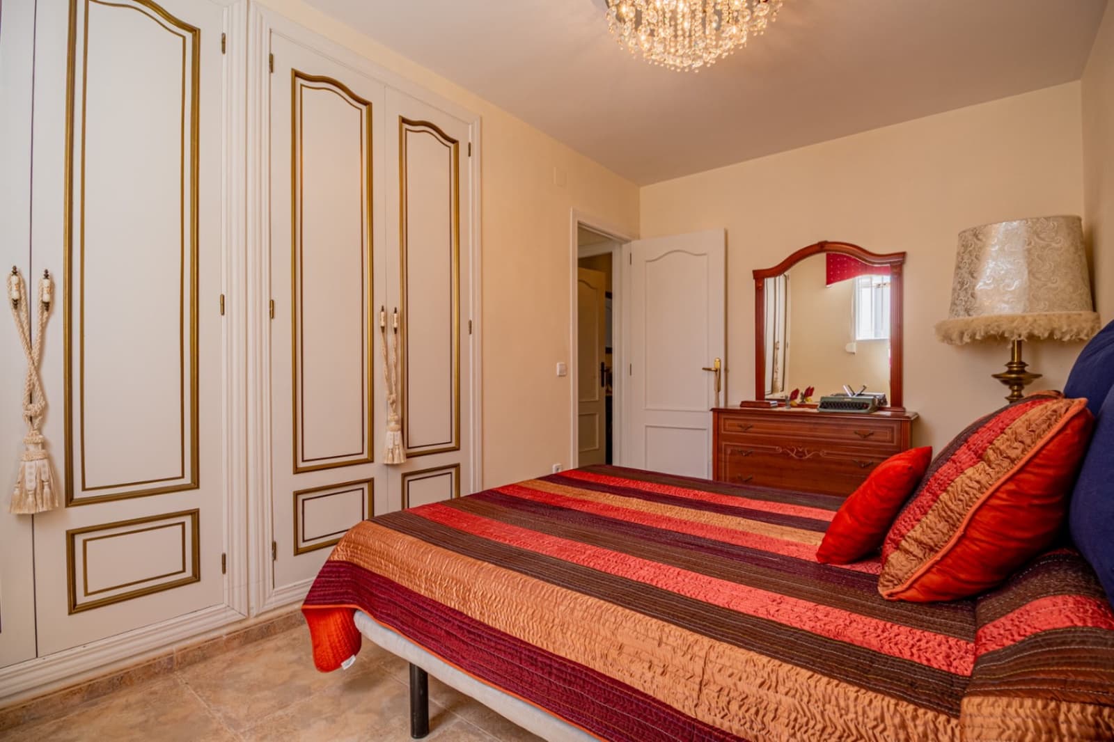 Chalet de 4 habitaciones en La Nucia en venta con garaje - 495.000 € (Ref: 10093808)