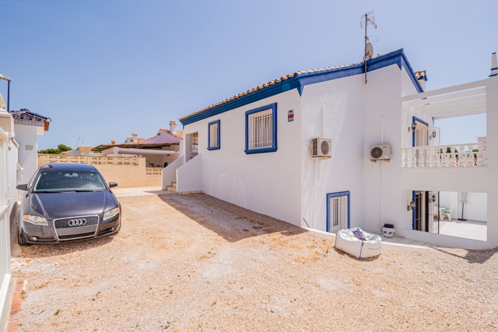 Chalet de 4 habitaciones en La Nucia en venta con garaje - 495.000 € (Ref: 10093808)