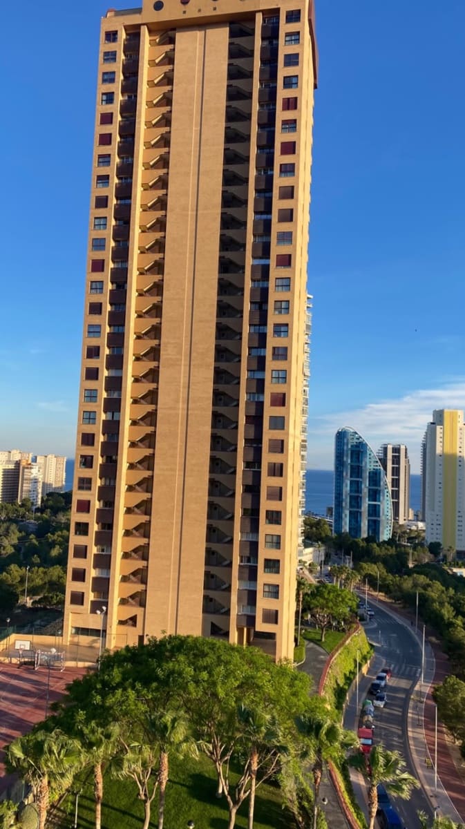 2 bedroom Apartment for sale in Benidorm with pool garage - € 385,000 (Ref: 10093809)