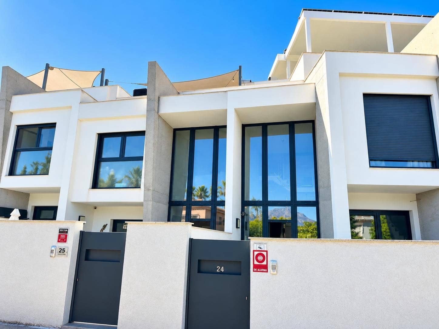 Bungalow de 3 habitaciones en Albir en venta con piscina garaje - 570.000 € (Ref: 10094646)