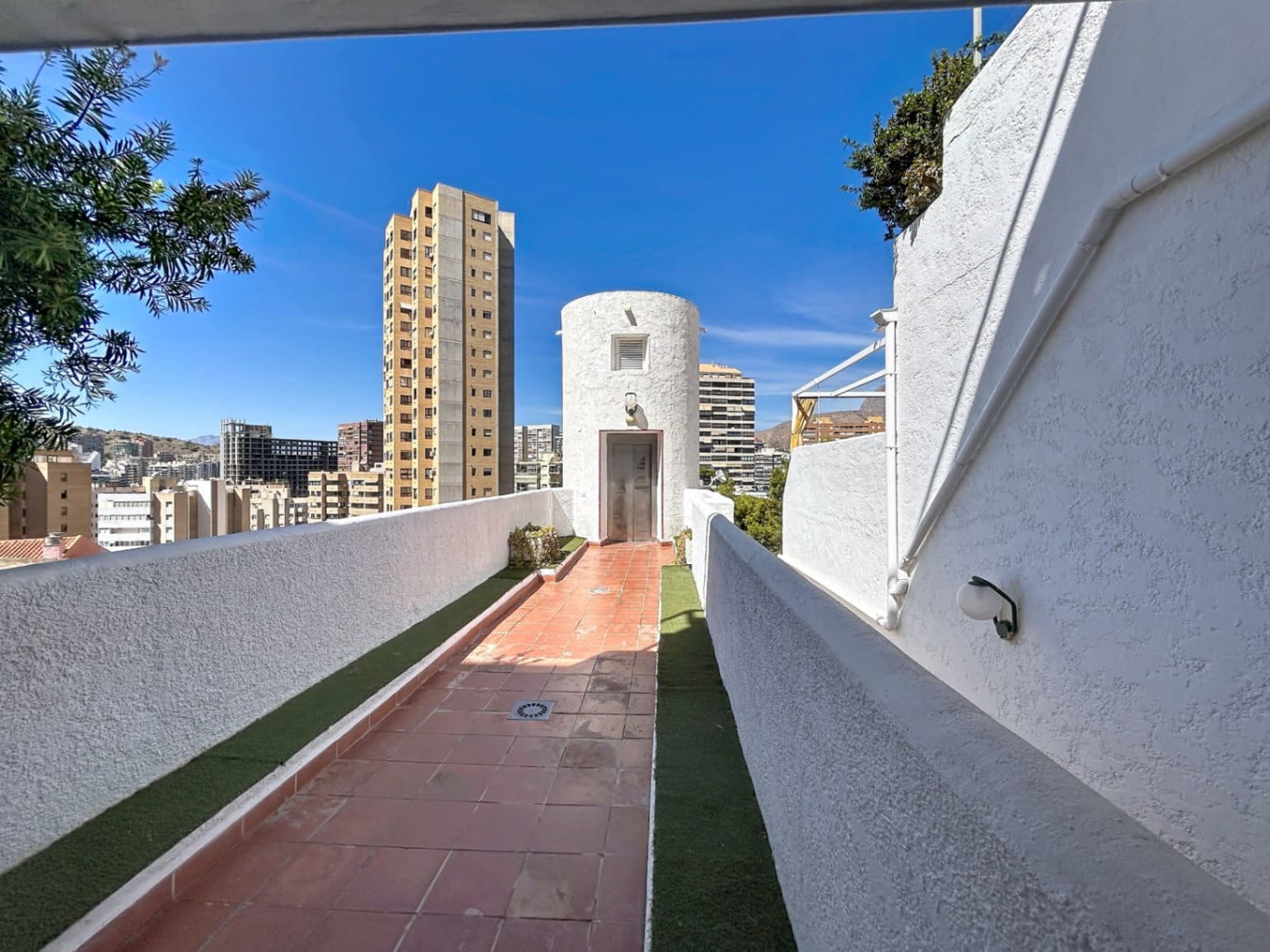 Apartamento de 1 habitación en Benidorm en venta con piscina garaje - 265.000 € (Ref: 10094975)