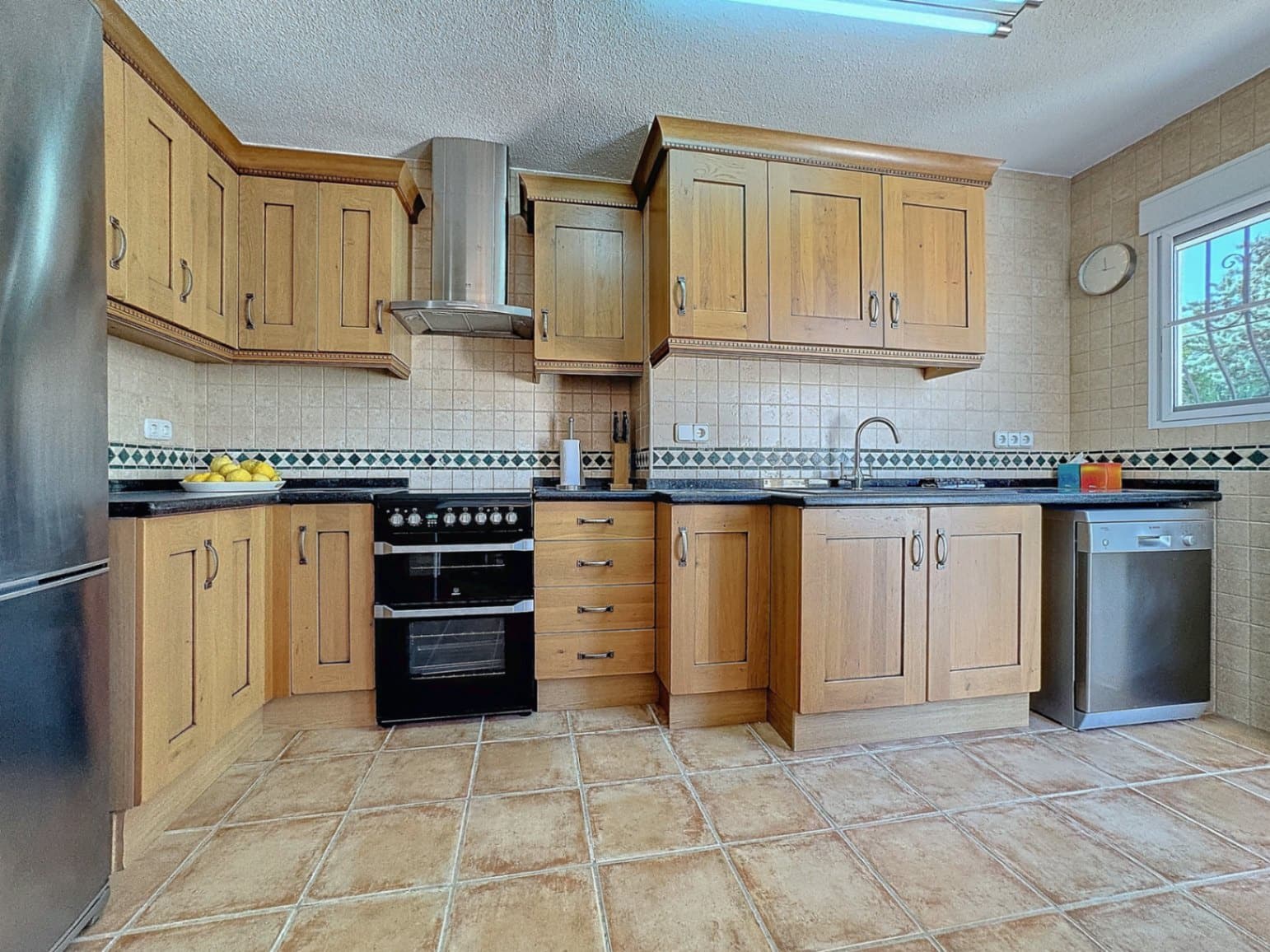3 slaapkamer Villa te huur in Albir met zwembad garage - € 2.950 (Ref: 10095646)