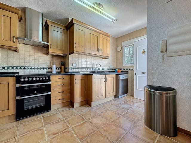 3 sypialnia Willa do wynajęcia w Albir, Alfaz del Pi / L'Alfàs del Pi z basenem garażem - 2 950 € (Ref: 10095646)
