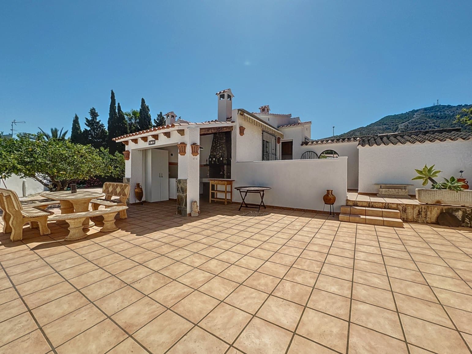 3 slaapkamer Villa te huur in Albir met zwembad garage - € 2.950 (Ref: 10095646)
