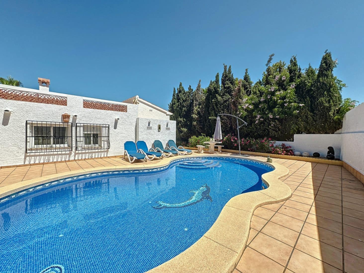 3 slaapkamer Villa te huur in Albir met zwembad garage - € 2.950 (Ref: 10095646)