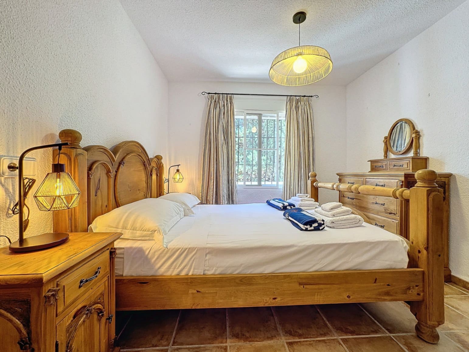 3 slaapkamer Villa te huur in Albir met zwembad garage - € 2.950 (Ref: 10095646)
