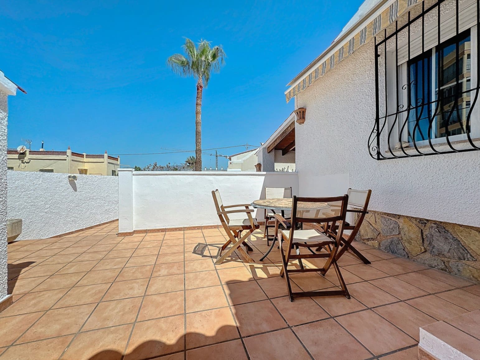 3 slaapkamer Villa te huur in Albir met zwembad garage - € 2.950 (Ref: 10095646)