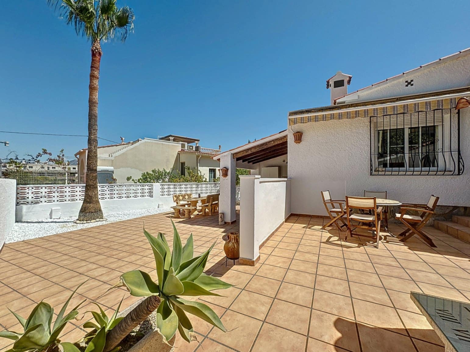 3 slaapkamer Villa te huur in Albir met zwembad garage - € 2.950 (Ref: 10095646)