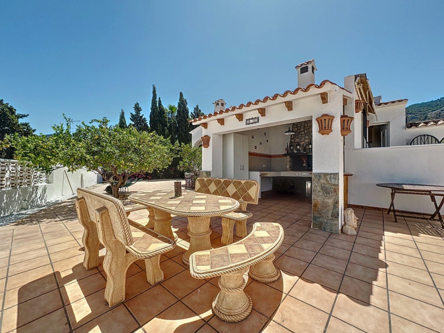 3 slaapkamer Villa te huur in Albir met zwembad garage - € 2.950 (Ref: 10095646)