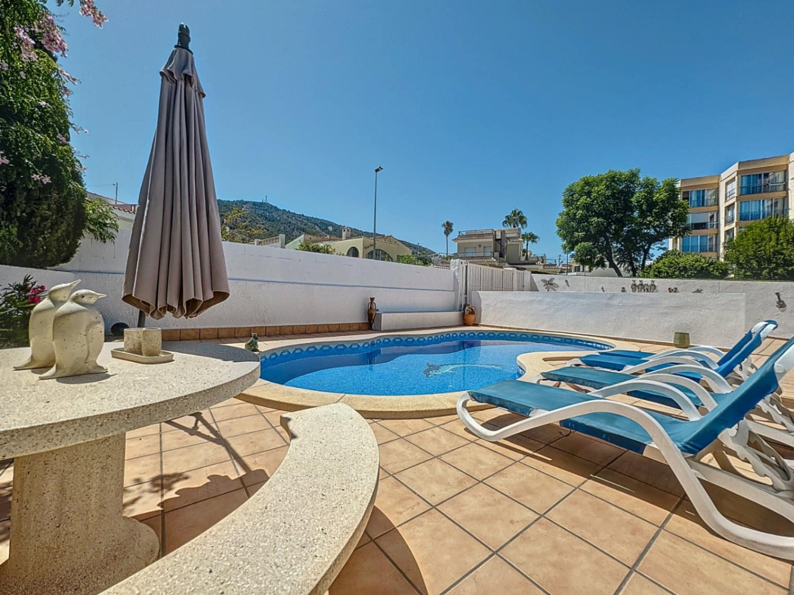 3 slaapkamer Villa te huur in Albir met zwembad garage - € 2.950 (Ref: 10095646)